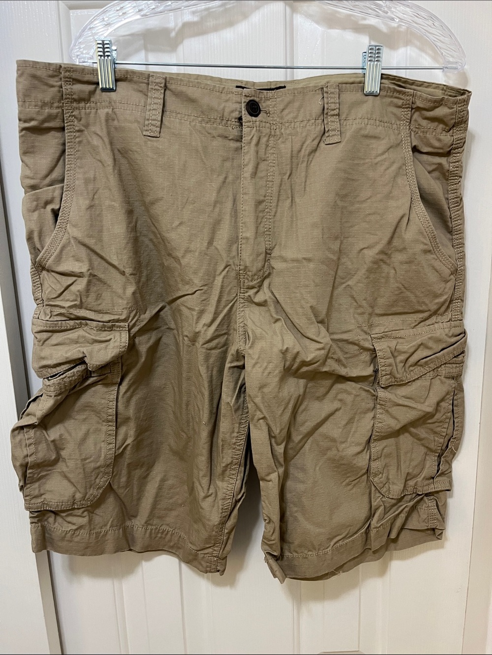 No Boundaries Men's Tan Cargo Shorts